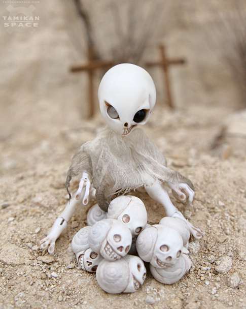 Tamikan Space One Little Alien Semi-Scull: OOAK prototype of One Little Scully