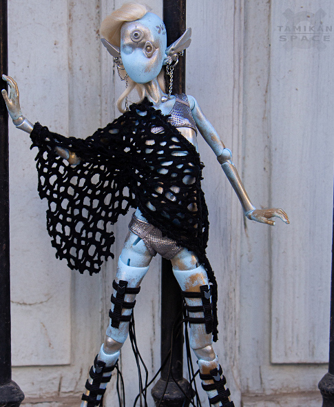 Gal Dummy, Ygam skin tone with Fluid Metal treatment